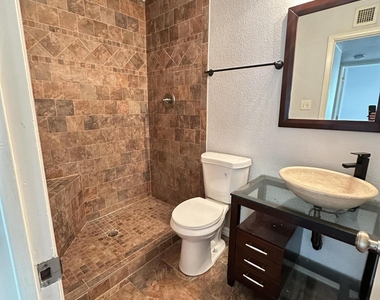 1209 Antonio Street - Photo Thumbnail 12