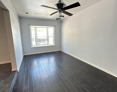 1209 Antonio Street - Photo Thumbnail 16