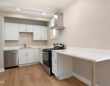 521 W Missouri Avenue - Photo Thumbnail 1