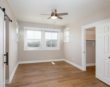 521 W Missouri Avenue - Photo Thumbnail 5