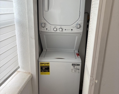 2916 Pera Avenue - Photo Thumbnail 6