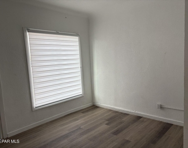 2916 Pera Avenue - Photo Thumbnail 1