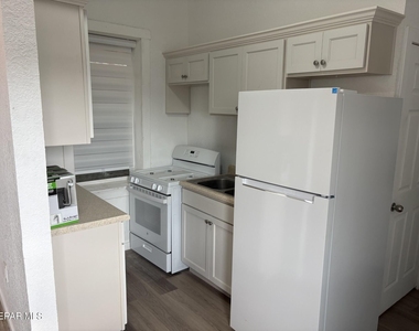 2916 Pera Avenue - Photo Thumbnail 4