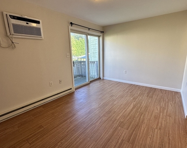 21 Gallup Street - Photo Thumbnail 7
