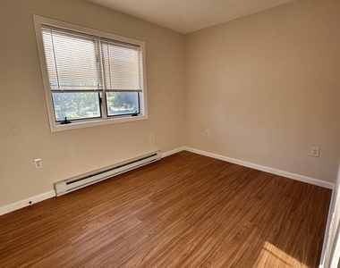 21 Gallup Street - Photo Thumbnail 10