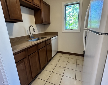 21 Gallup Street - Photo Thumbnail 4