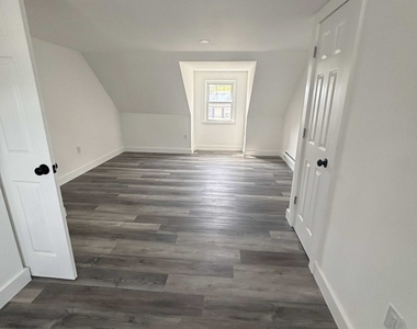 26 Sention Avenue - Photo Thumbnail 3