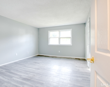 76 Caesar Drive - Photo Thumbnail 8