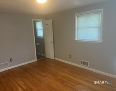 63 Westpoint Terrace - Photo Thumbnail 11