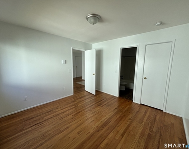 17 Ferris Avenue - Photo Thumbnail 6