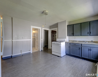 85 Spruce Street - Photo Thumbnail 2
