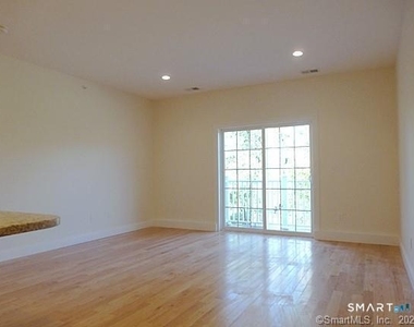 390 Boston Neck Road - Photo Thumbnail 12