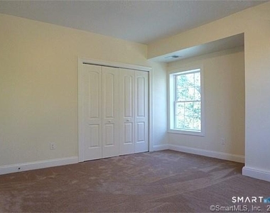 390 Boston Neck Road - Photo Thumbnail 16