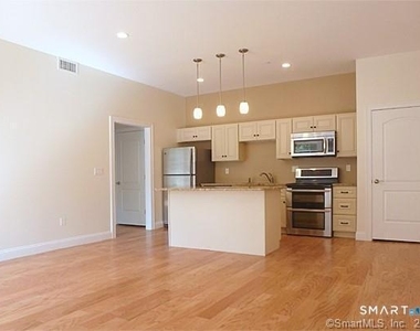 390 Boston Neck Road - Photo Thumbnail 6