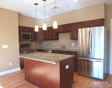 390 Boston Neck Road - Photo Thumbnail 7
