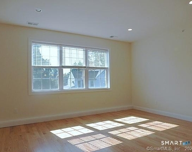 390 Boston Neck Road - Photo Thumbnail 11