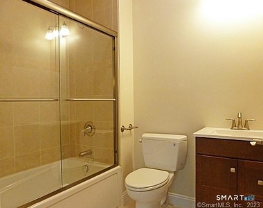390 Boston Neck Road - Photo Thumbnail 18