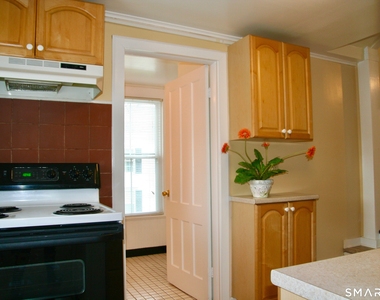 42 South Main Street - Photo Thumbnail 3