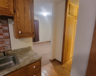 366 Hartford Pike - Photo Thumbnail 6