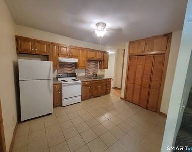 366 Hartford Pike - Photo Thumbnail 2