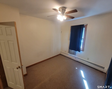 366 Hartford Pike - Photo Thumbnail 8
