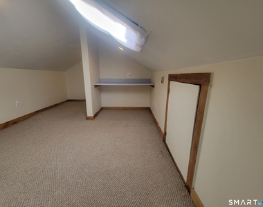 366 Hartford Pike - Photo Thumbnail 14
