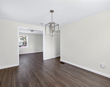 17 Heather Street - Photo Thumbnail 10