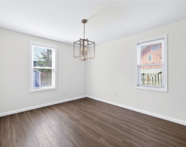 17 Heather Street - Photo Thumbnail 9
