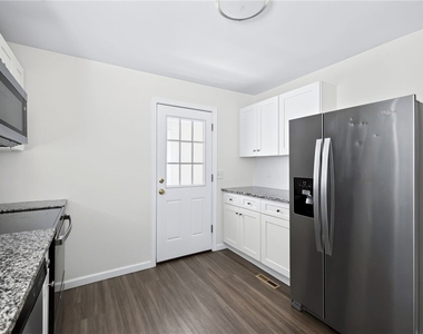 17 Heather Street - Photo Thumbnail 5