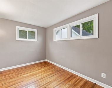 4643 Patricia Drive - Photo Thumbnail 16