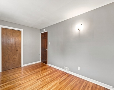 4643 Patricia Drive - Photo Thumbnail 18
