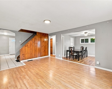 4643 Patricia Drive - Photo Thumbnail 7