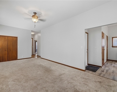 182 Lancaster Avenue - Photo Thumbnail 9