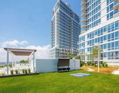 1 Ocean Drive - Photo Thumbnail 6