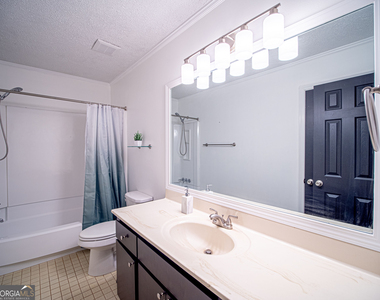 3789 N Hampton Drive Nw - Photo Thumbnail 6