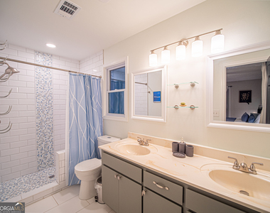 3789 N Hampton Drive Nw - Photo Thumbnail 2