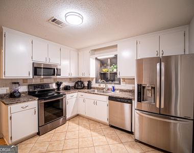3789 N Hampton Drive Nw - Photo Thumbnail 16