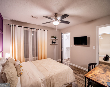 3789 N Hampton Drive Nw - Photo Thumbnail 9