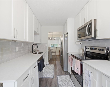 220 Yuba Walk - Photo Thumbnail 11