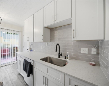 220 Yuba Walk - Photo Thumbnail 12
