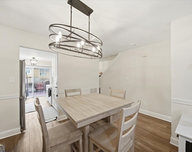 220 Yuba Walk - Photo Thumbnail 9