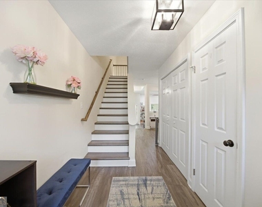 220 Yuba Walk - Photo Thumbnail 7