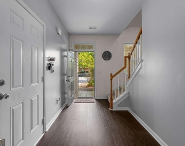 143 Granite Way - Photo Thumbnail 2