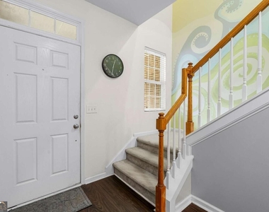 143 Granite Way - Photo Thumbnail 13