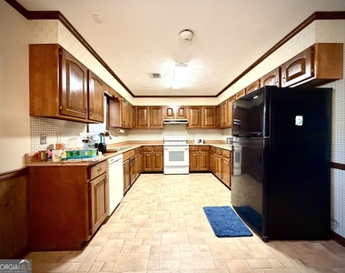 103 Brookdale Court - Photo Thumbnail 7