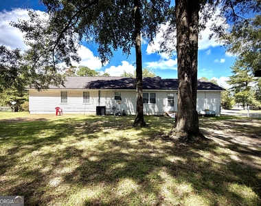 103 Brookdale Court - Photo Thumbnail 4