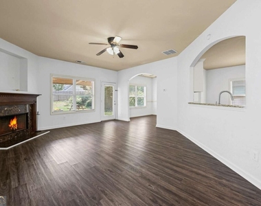 578 Hardy Water Drive - Photo Thumbnail 4