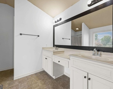 578 Hardy Water Drive - Photo Thumbnail 21