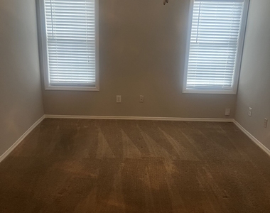 3405 Endicott Lane - Photo Thumbnail 4