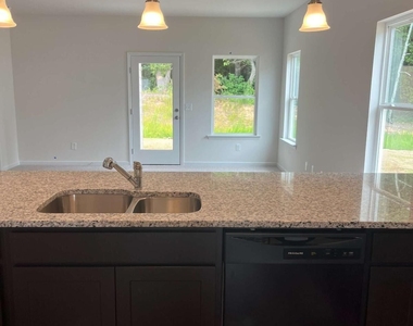 170 Marion Drive - Photo Thumbnail 8